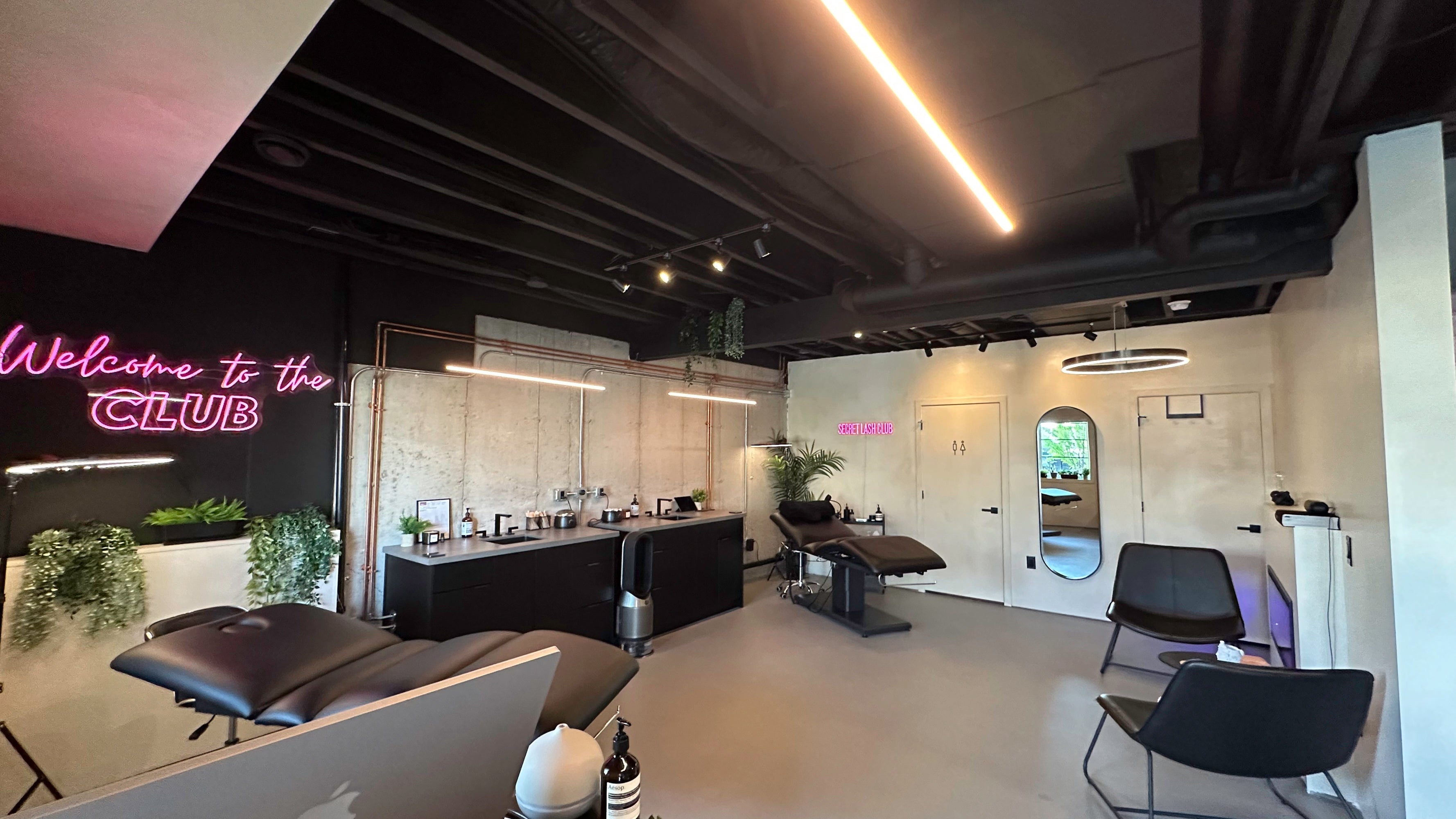 Lash Extensions Calgary - Crestmont & Surrounding NW Calgary Communities